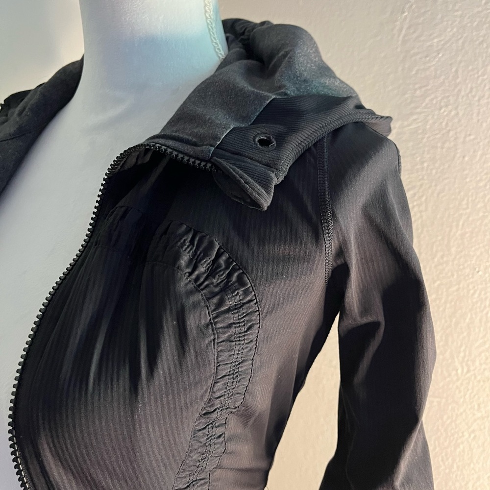 Reversible Lululemon Jacket - Picture 14 of 16